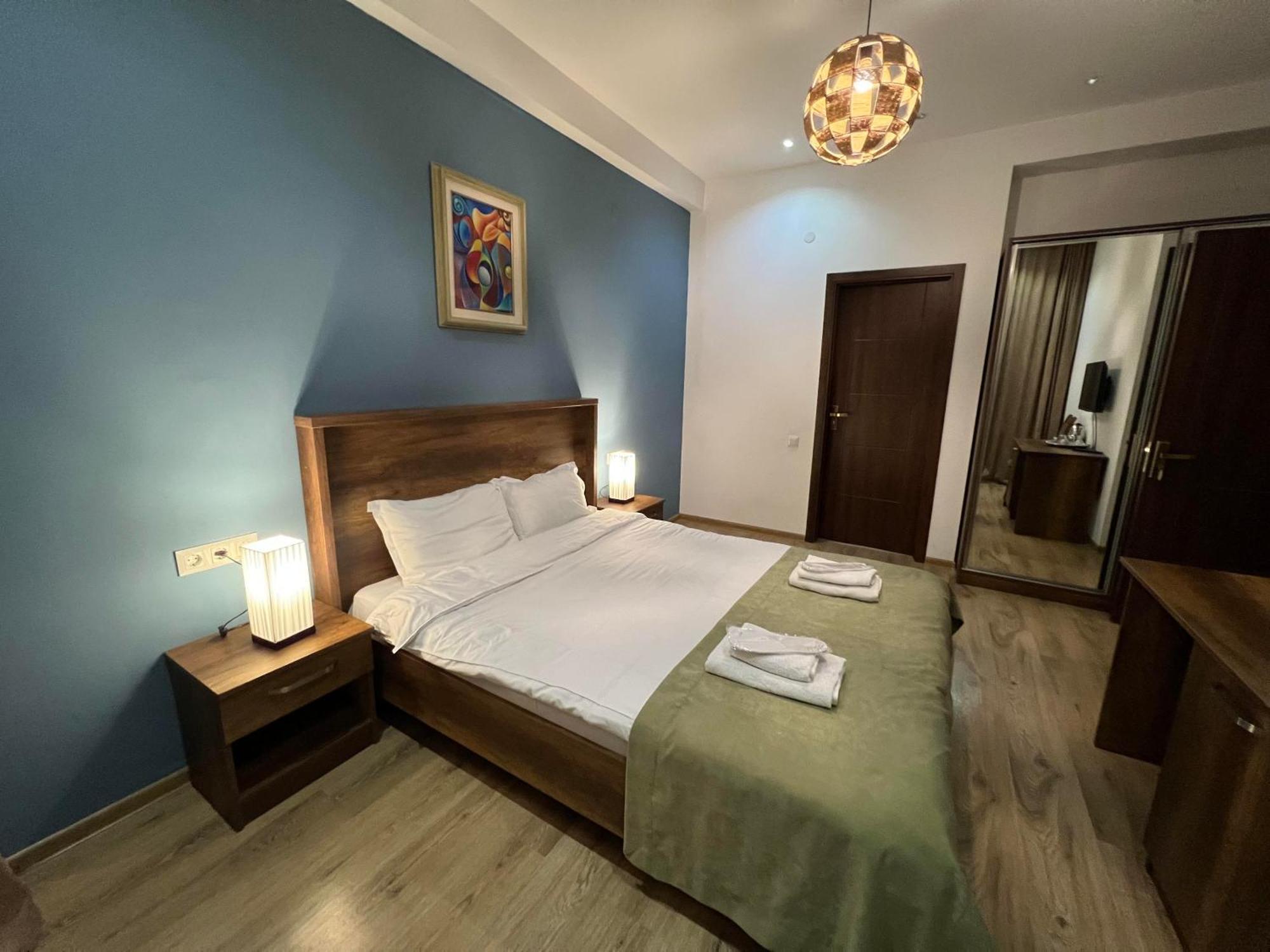 Hotel King Tom Tbilisi ภายนอก รูปภาพ