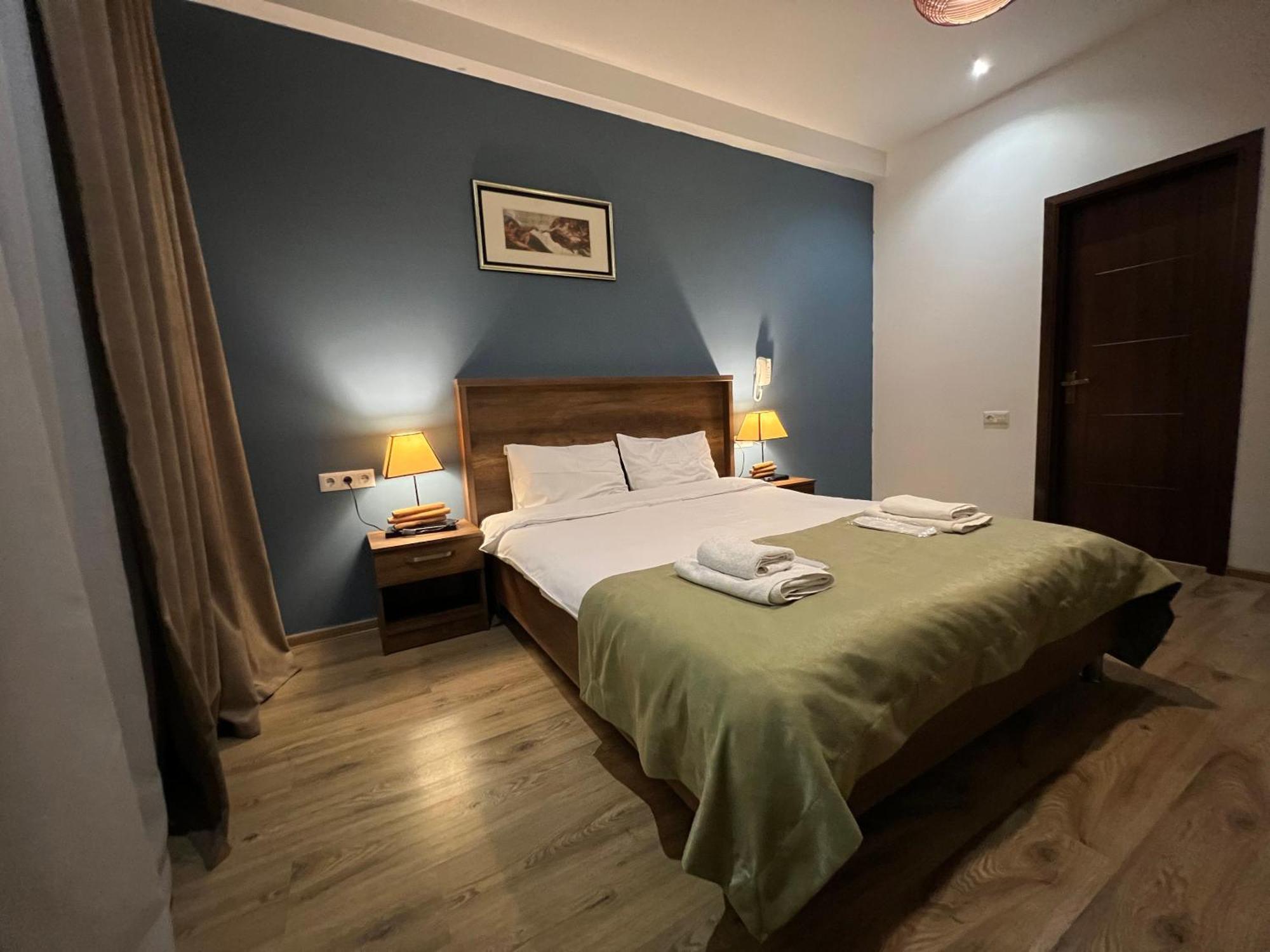 Hotel King Tom Tbilisi ภายนอก รูปภาพ