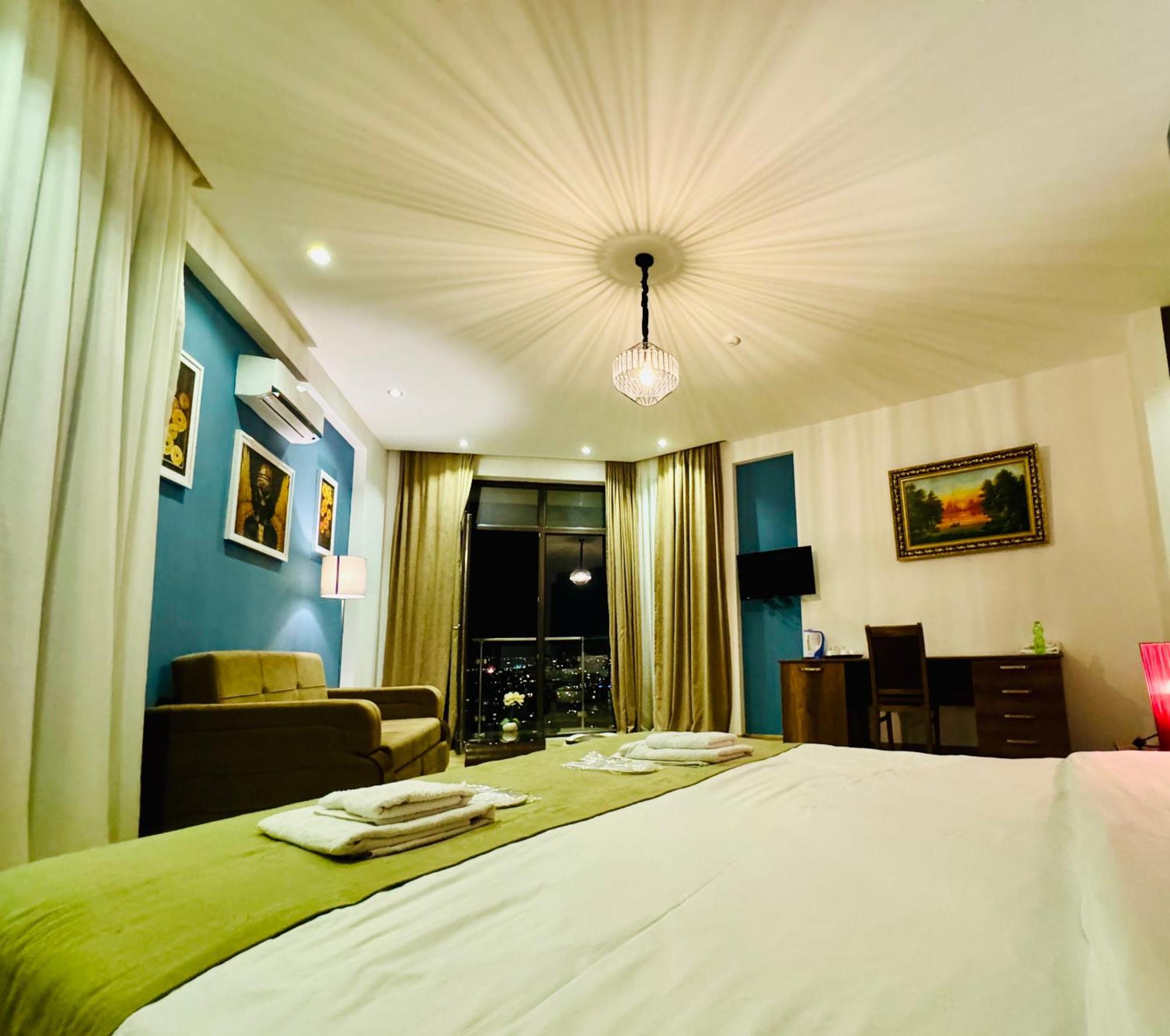 Hotel King Tom Tbilisi ภายนอก รูปภาพ