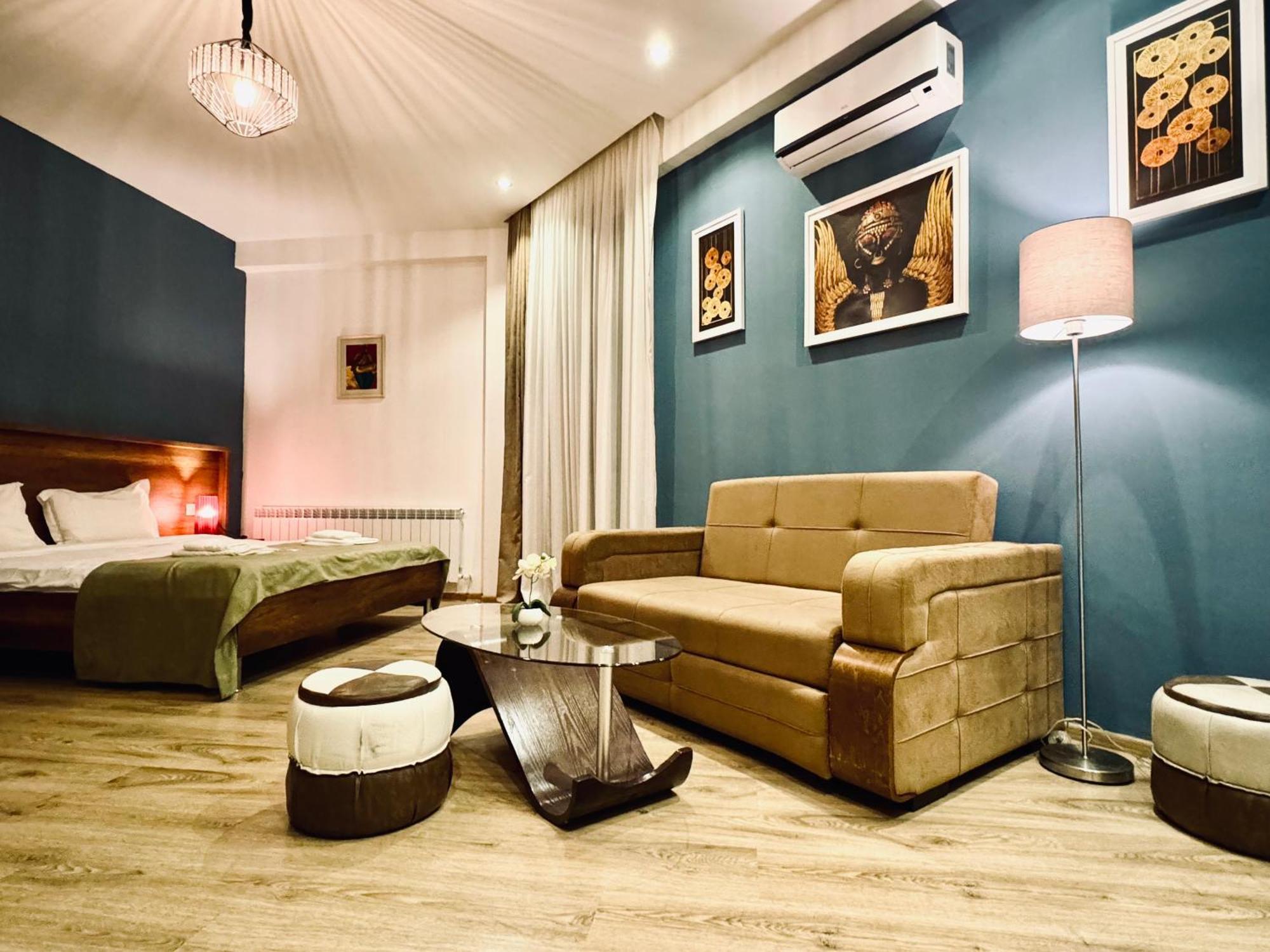 Hotel King Tom Tbilisi ภายนอก รูปภาพ