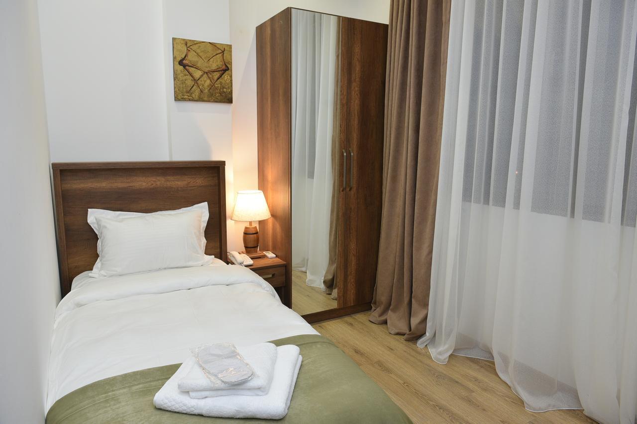 Hotel King Tom Tbilisi ภายนอก รูปภาพ
