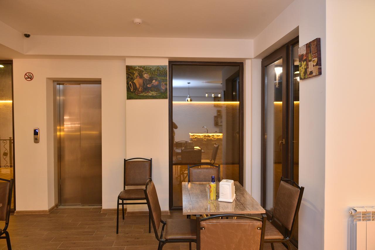 Hotel King Tom Tbilisi ภายนอก รูปภาพ