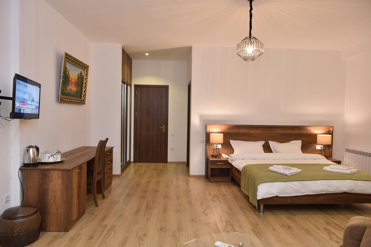 Hotel King Tom Tbilisi ภายนอก รูปภาพ